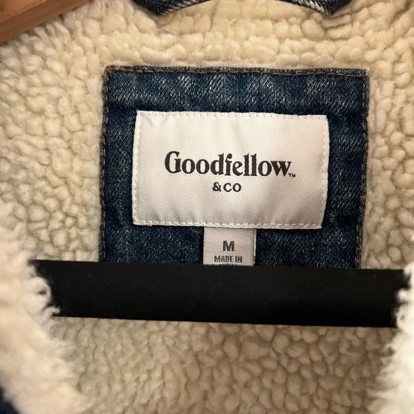 Men’s Faux Shearling Lined Trucker Jean Jacket - Picture 4 of 6